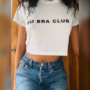 NO BRA CLUB CROPPED TEE